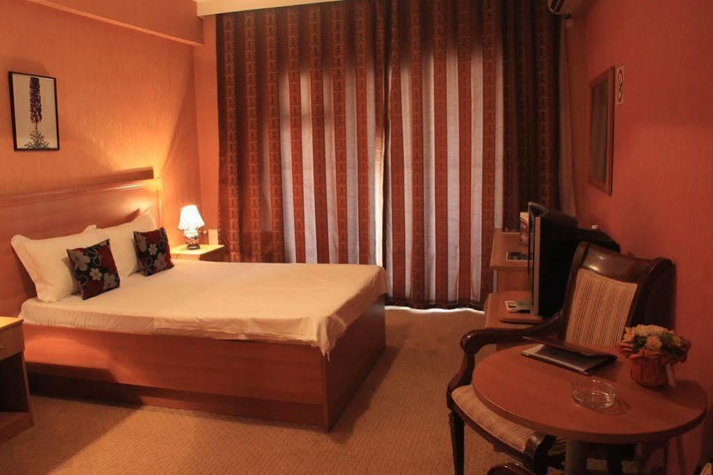 Gallery Hotel Baku Bagian luar foto