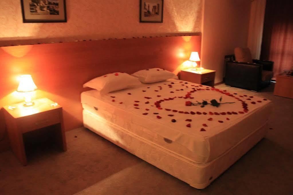 Gallery Hotel Baku Bagian luar foto